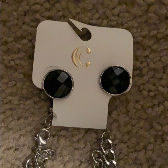 Necklace and earrings - Picture 2 of 3